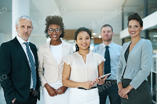 Preview: Portrait of a group of businesspeople standing together