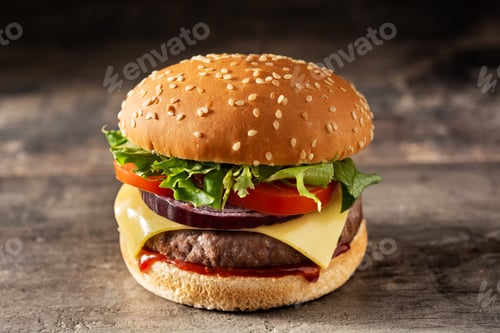 Preview: Cheeseburger with beef,tomato, lettuce and onion