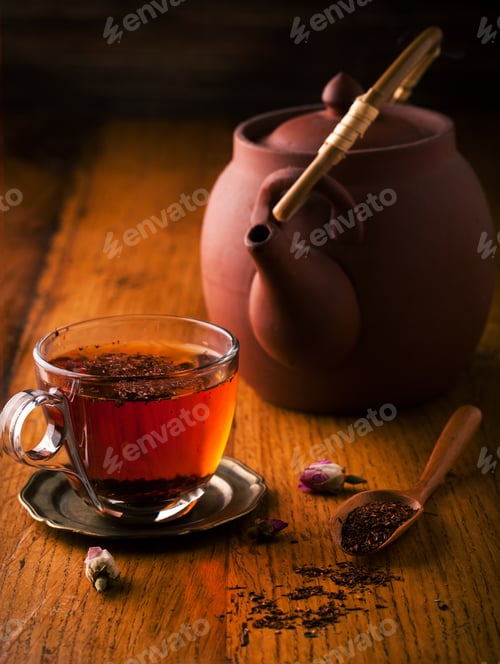 Preview: Cup of tea and tea leaves