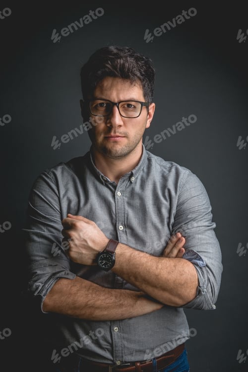 Preview: Young casual businessman