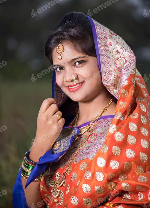 Preview: Beautiful Indian bride Wearing Saree