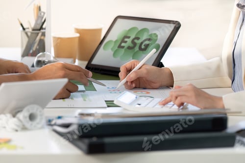 Preview: ESG analysis and planning session with professionals in office