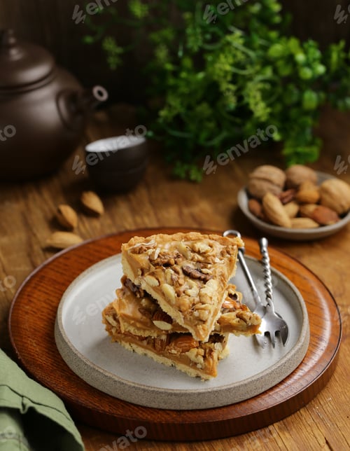Preview: Nutty Tart Cake with Almonds