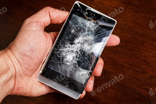 Preview: Smartphone with cracked display