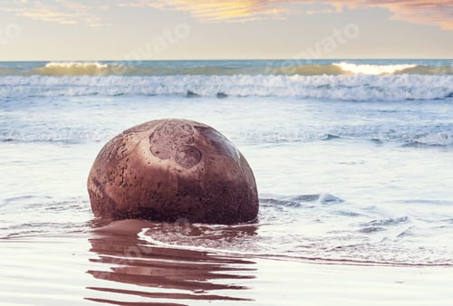 Preview: Moeraki boulder