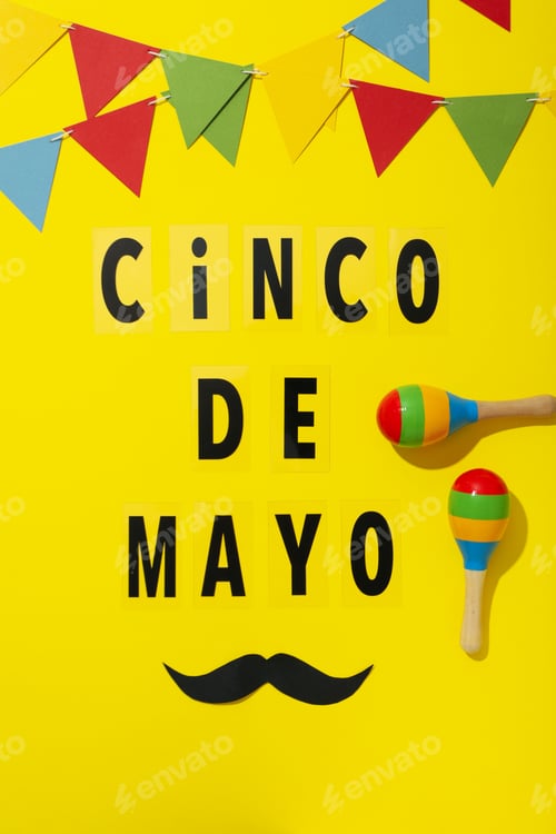 Preview: Inscription "Cinco de Mayo" with festive decorations