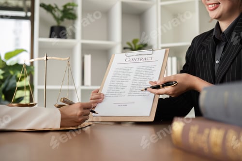 Preview: close up, Lawyer and businesswomen discussing and introducing Providing legal advice regarding