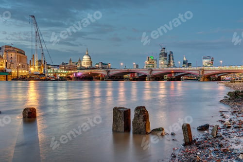 Preview: St Pauls cathedral, Blackfriars Bridge and the City