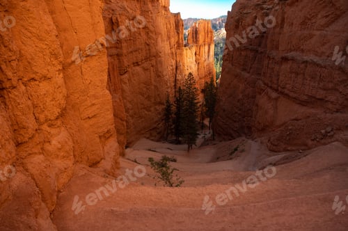 Preview: Scenic shot of majestic red cliffs and rocks of Bryce canyon, set against a clear blue sky