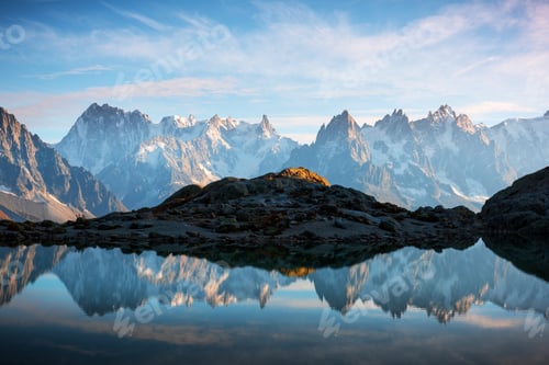 Preview: Sunny day on Lac Blanc lake in France Alps