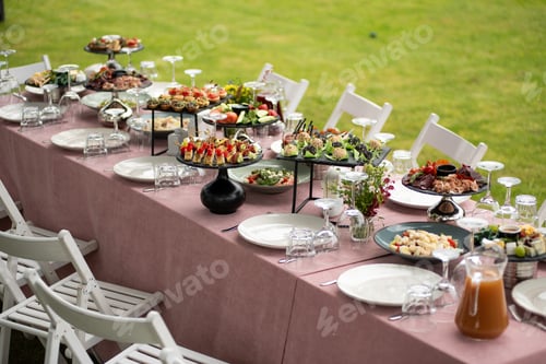 Preview: Served table. hall for banquets and weddings