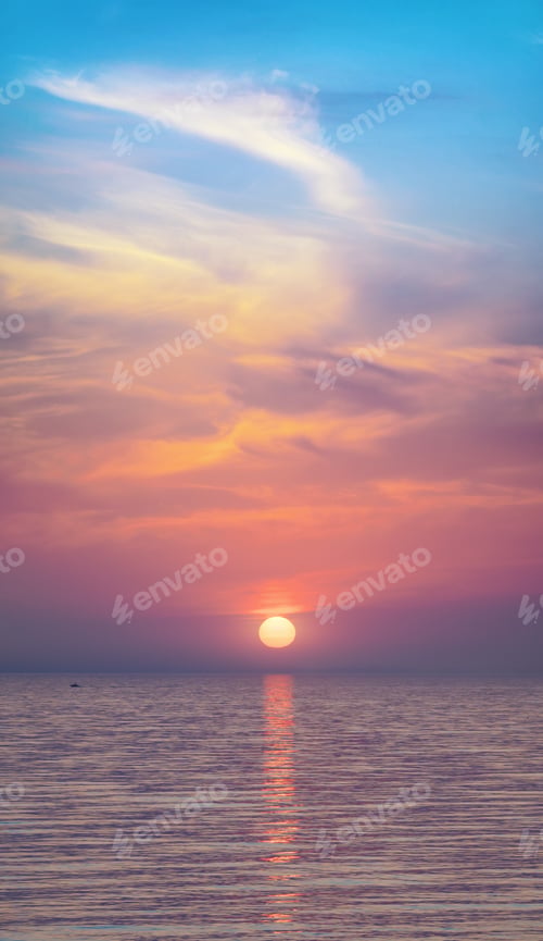 Preview: Big sun and sea sunset background.