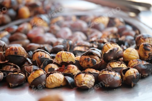 Preview: Roasted chestnuts served in a market setting