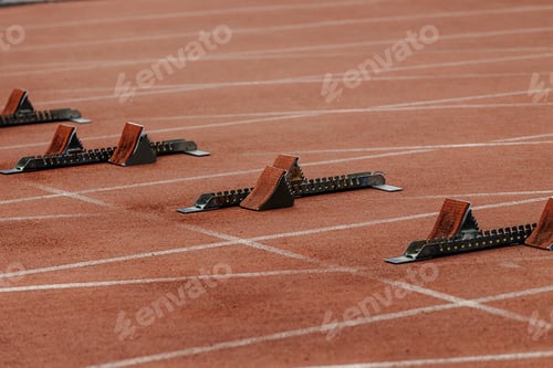 Preview: starting blocks on start line