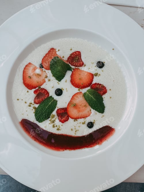 Vista previa: gachas de sémola con frutos rojos