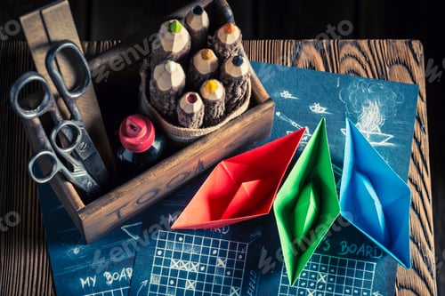 Preview: Old battleship paper game with coloured ships