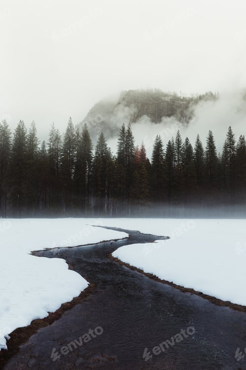 Preview: Snow covered landscape and winding river, Yosemite Village, California, USA