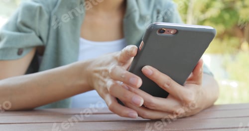 Preview: Use of mobile phone in the park