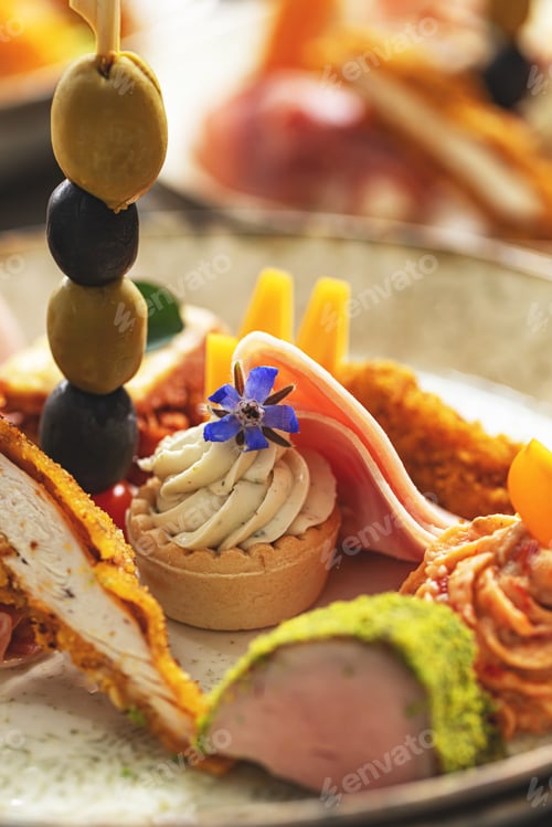 Preview: Close-up of an elegant appetizer plate