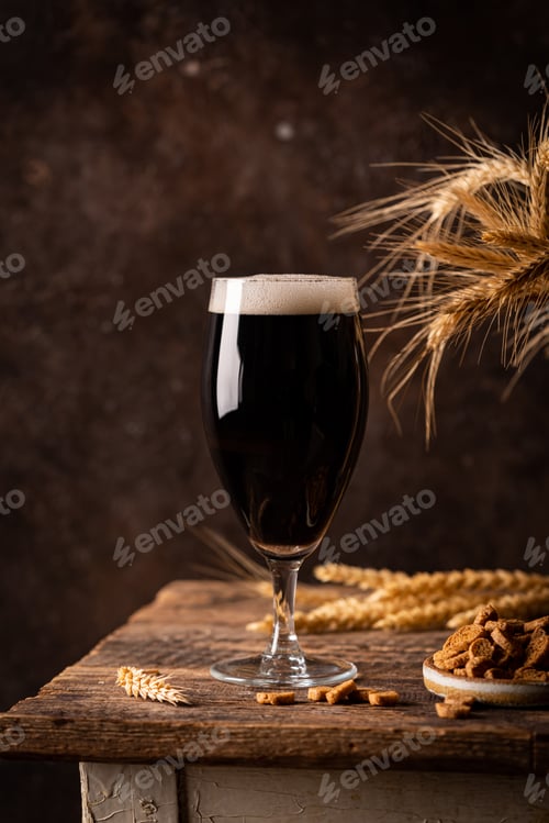 Preview: Glass of dark beer