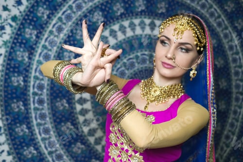 Preview: Portrait Of A Female Model In Ethnic Indian Costume With Jewellery And Traditional Makeup.