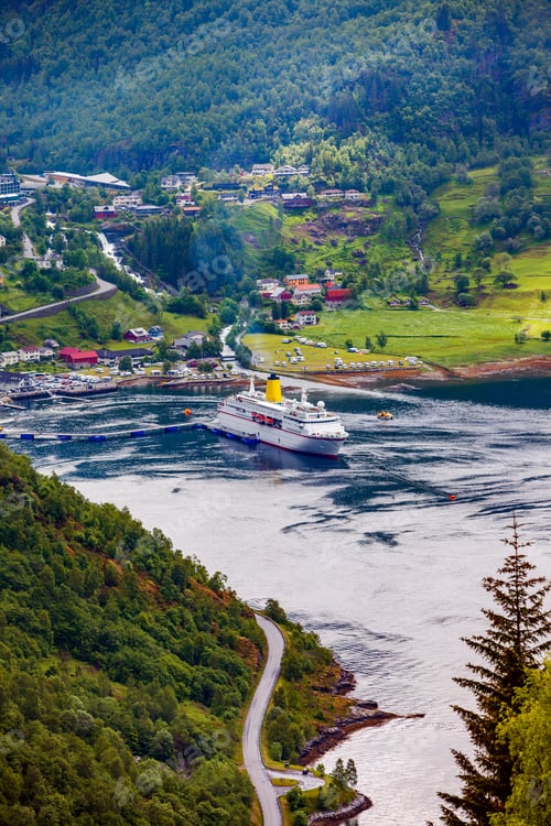 Preview: Geiranger fjord, Norway.