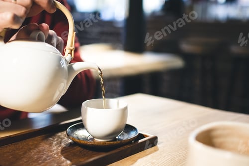 Preview: Meeting with a friend over a cup of green tea
