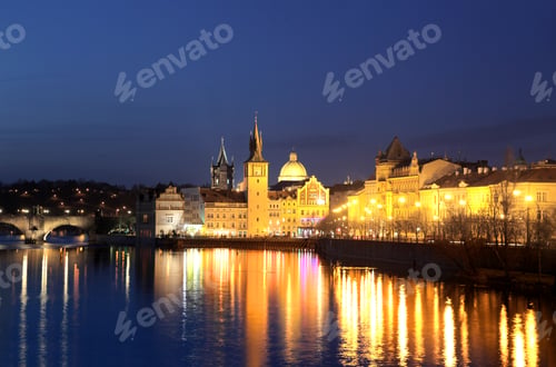 Preview: night in Prague