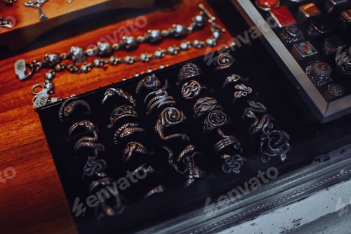 Preview: Showcase with silver rings
