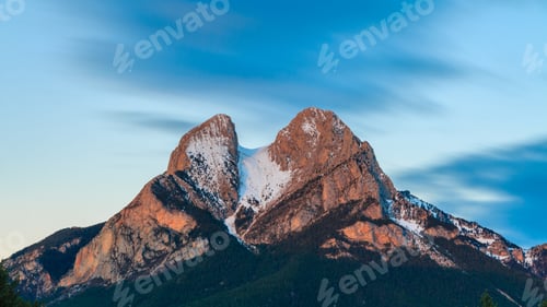 Preview: Mesmerizing shot of the Pedraforca Saldes Mountain in Spain