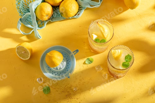 Preview: Homemade lemonade with crushed ice and sour fruit.