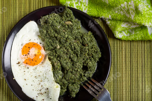 Preview: Stewed nettles with egg