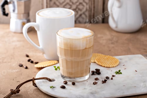 Preview: Hot coffee latte and cappuchino in a glass and mug