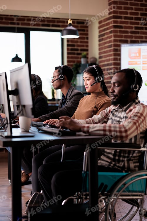 Preview: Paralyzed wheelchair user working at call center helpline