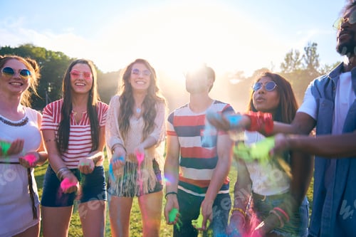 Preview: Friends start a party on fresh air