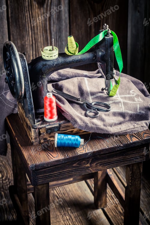 Preview: Tailor machine with tailor tape, needle and threads