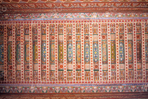 Preview: Intricate wall design featuring vibrant patterns and colors