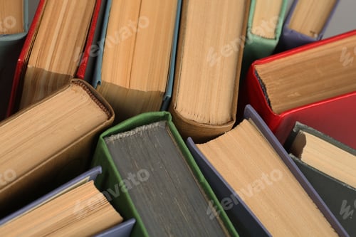 Preview: A chaotic yet charming collection of stacked books