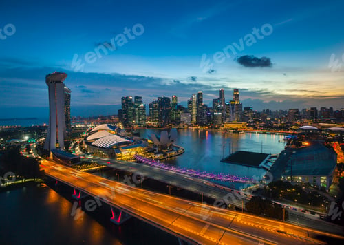Preview: Twilight over a bustling cityscape with iconic architecture