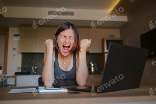 Preview: young asian woman at home, remote work