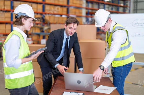 Preview: Group of worker working in warehouse