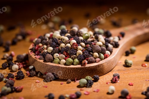 Preview: Mixed peppercorns. Dry mix peppercorns close up
