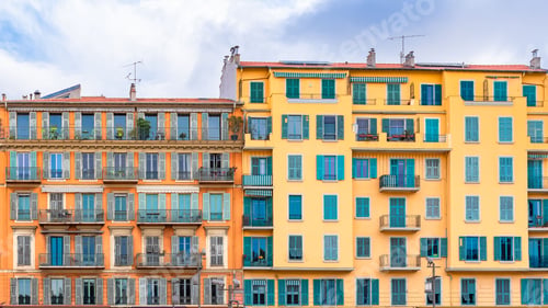 Preview: Nice, narrow street in the Vieux Nice, ancient buildings, typical facades