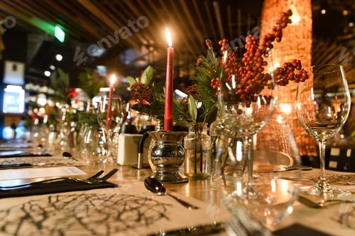 Preview: Beautifully decorated Xmas table with red candles