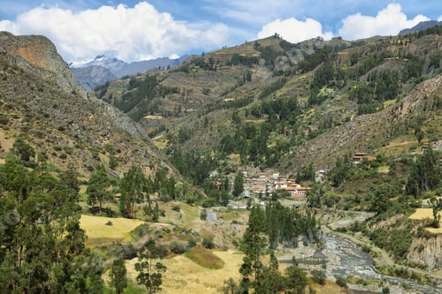 Preview: San Luis village and surrounding landscape, Peru