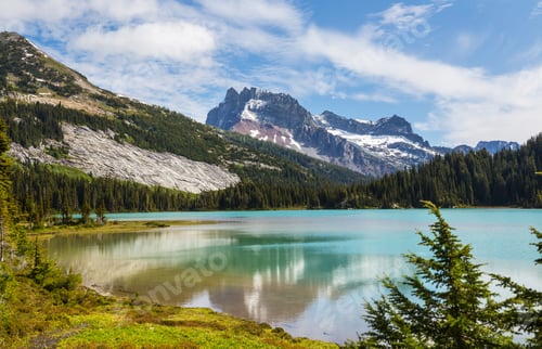 Preview: Mountain lake