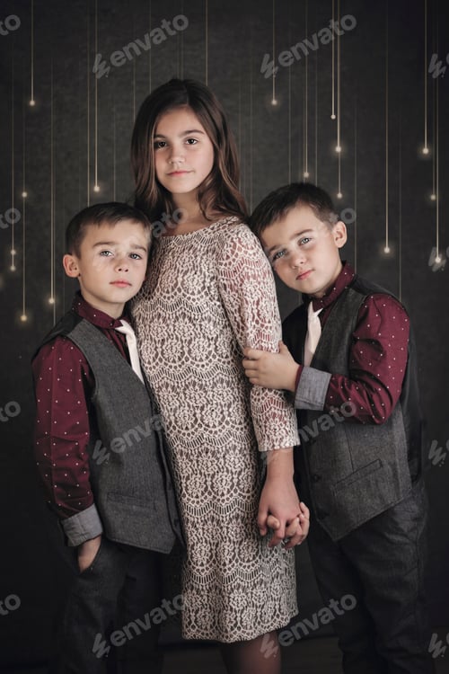 Preview: Portraits in luxury attire