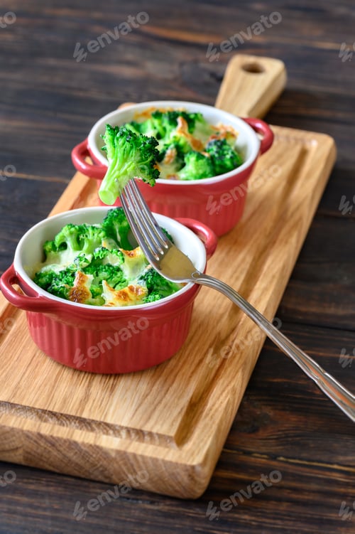 Preview: Baked broccoli with cheese