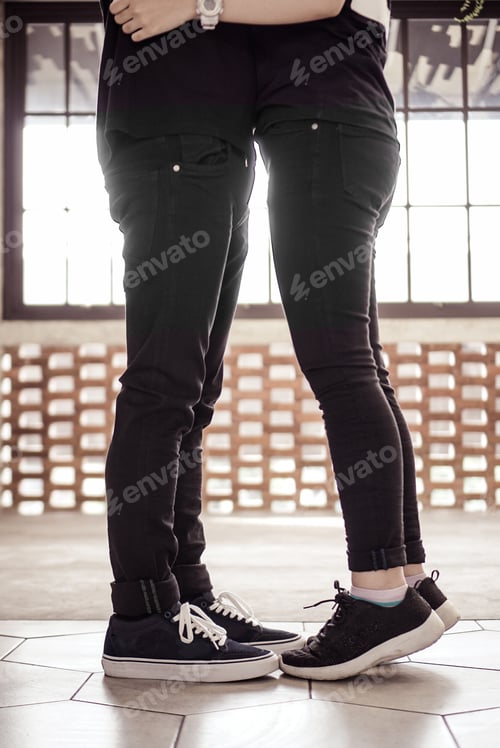 Preview: Romantic Couple Foot When Kissing