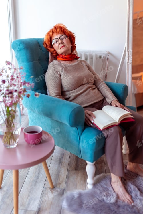 Preview: Senior woman sleeping